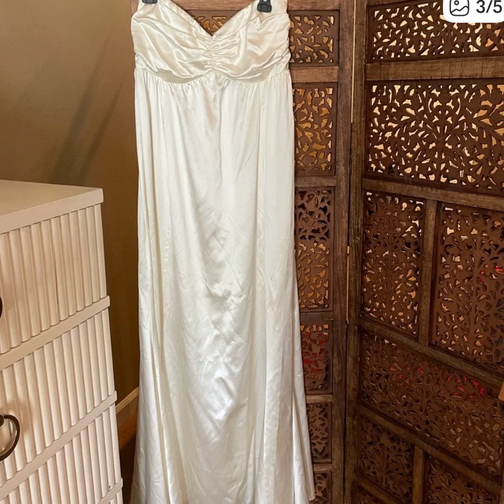 NWT Reformation Gabbie Silk Dress Gown Ivory White Size 4 - Picture 3 of 10
